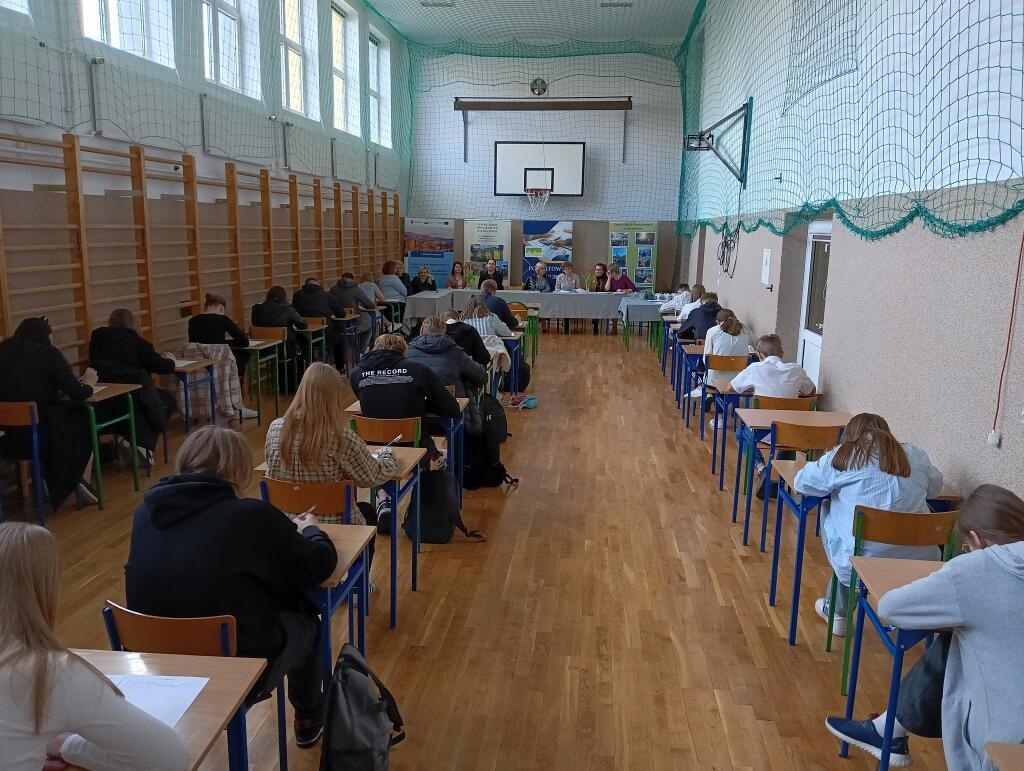 Powiatowy Konkurs Wiedzy o Przedsiębiorczości w ZSP w Baranowie [15.04.2025] - zdjęcie #3 - eOstroleka.pl