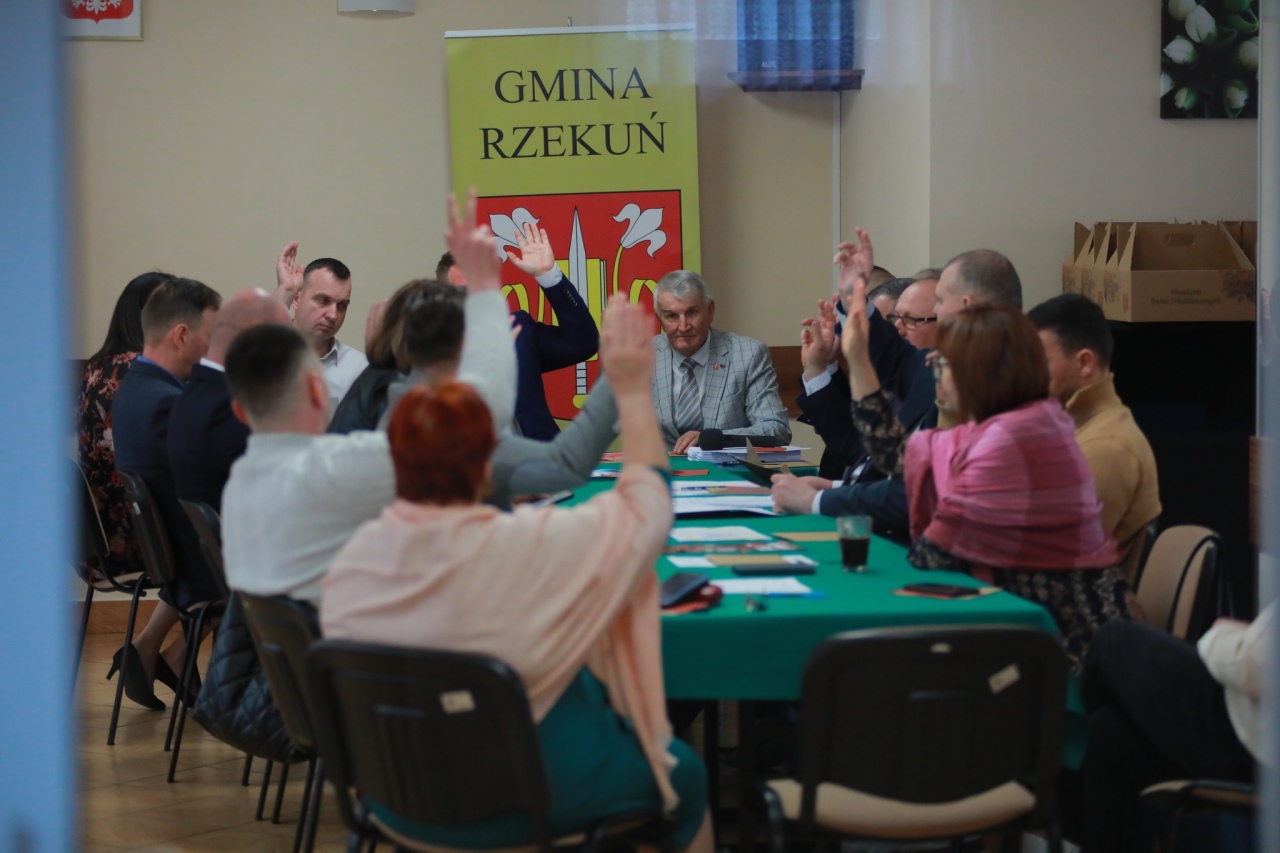 Sesja Rady Gminy w Rzekuniu [10.04.2025] - zdjęcie #20 - eOstroleka.pl