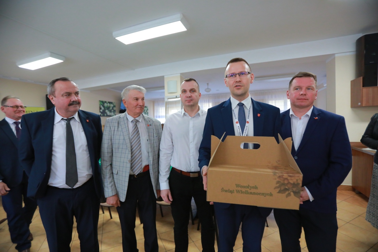 Sesja Rady Gminy w Rzekuniu [10.04.2025] - zdjęcie #14 - eOstroleka.pl