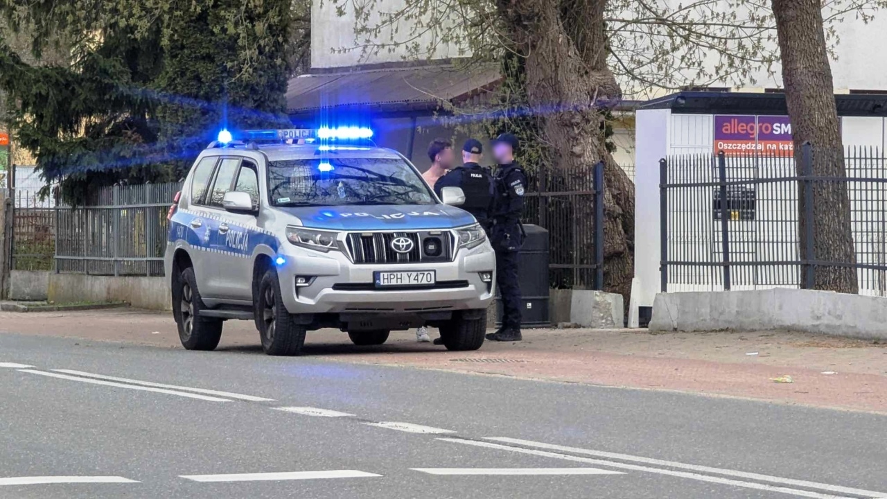 Zatrzymanie na osiedlu Stacja [15.04.2025] - zdjęcie #6 - eOstroleka.pl