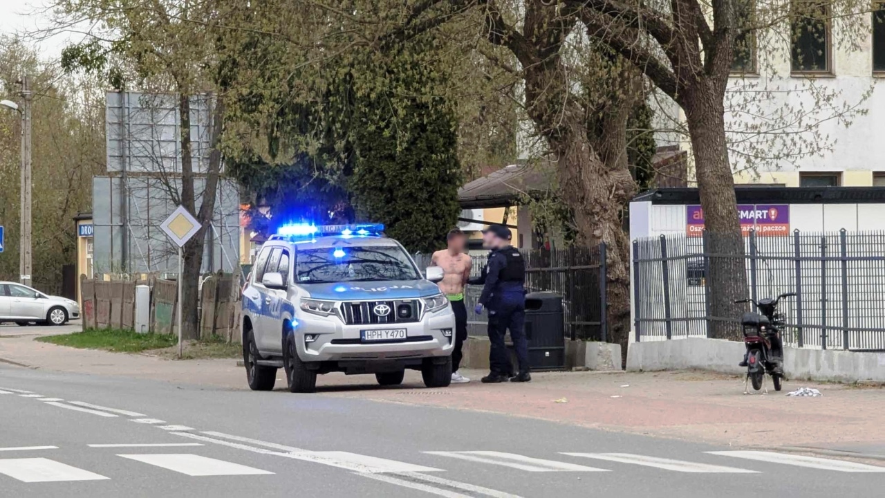 Zatrzymanie na osiedlu Stacja [15.04.2025] - zdjęcie #1 - eOstroleka.pl