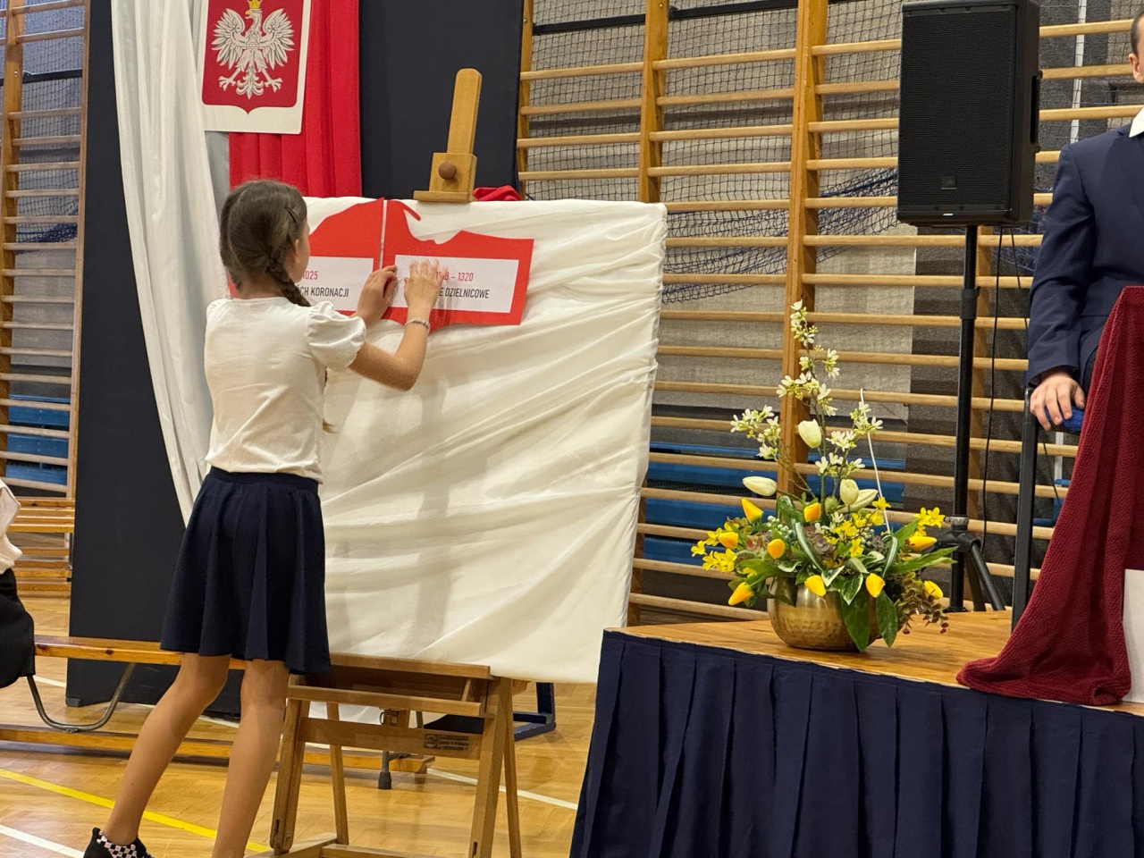 Tysiąclecie Królestwa Polskiego uczczone w Szkole Podstawowej nr 10 w Ostrołęce [15.04.2025] - zdjęcie #47 - eOstroleka.pl