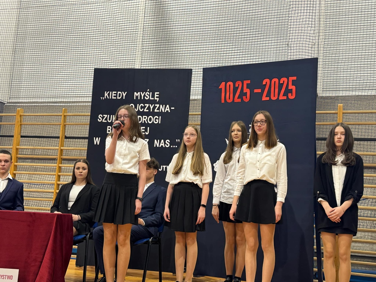 Tysiąclecie Królestwa Polskiego uczczone w Szkole Podstawowej nr 10 w Ostrołęce [15.04.2025] - zdjęcie #44 - eOstroleka.pl