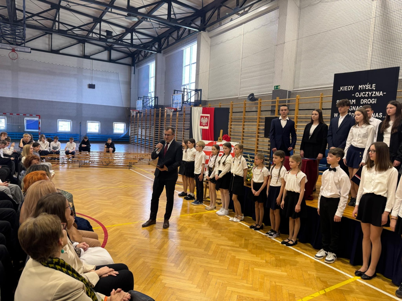 Tysiąclecie Królestwa Polskiego uczczone w Szkole Podstawowej nr 10 w Ostrołęce [15.04.2025] - zdjęcie #27 - eOstroleka.pl