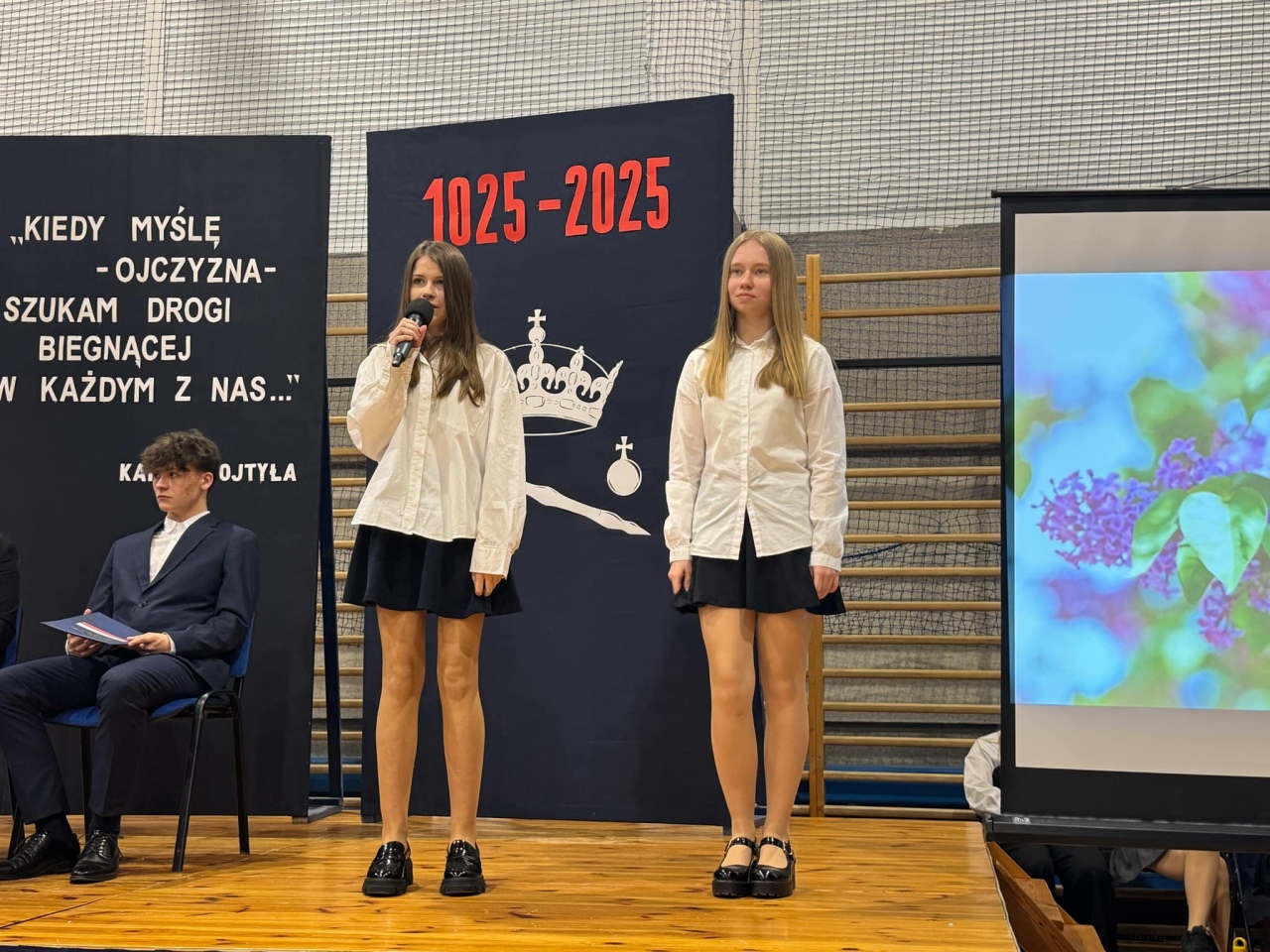 Tysiąclecie Królestwa Polskiego uczczone w Szkole Podstawowej nr 10 w Ostrołęce [15.04.2025] - zdjęcie #20 - eOstroleka.pl