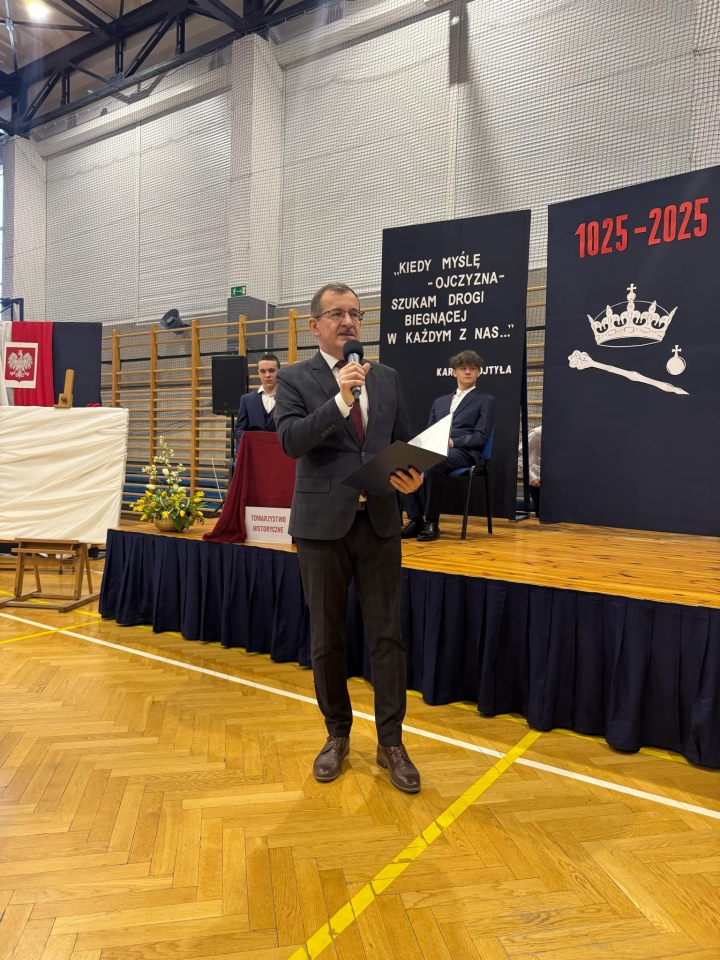 Tysiąclecie Królestwa Polskiego uczczone w Szkole Podstawowej nr 10 w Ostrołęce [15.04.2025] - zdjęcie #18 - eOstroleka.pl