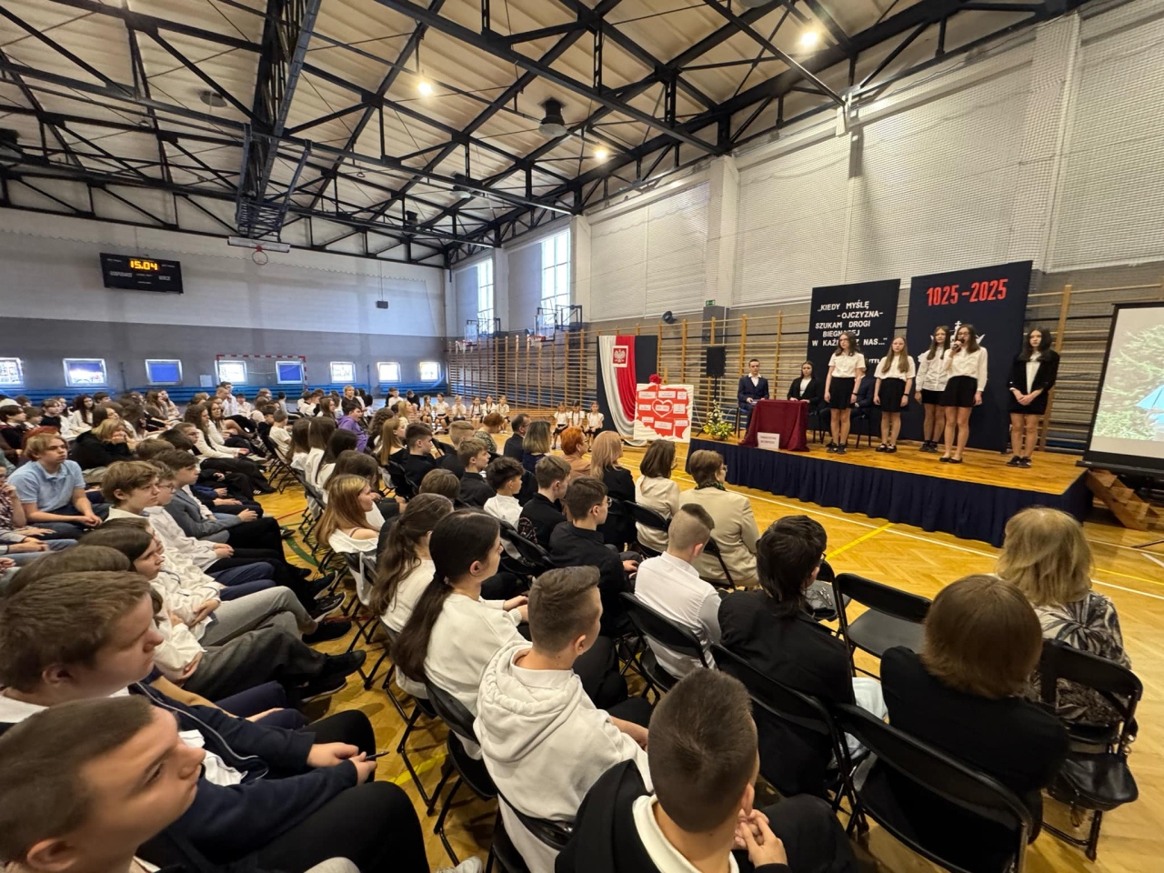 Tysiąclecie Królestwa Polskiego uczczone w Szkole Podstawowej nr 10 w Ostrołęce [15.04.2025] - zdjęcie #16 - eOstroleka.pl