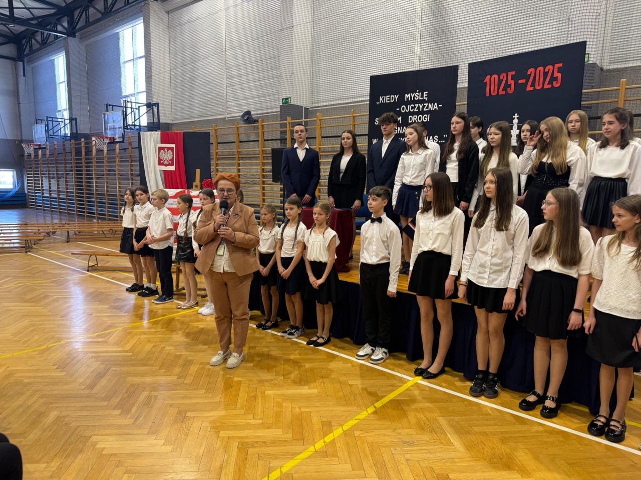 Tysiąclecie Królestwa Polskiego uczczone w Szkole Podstawowej nr 10 w Ostrołęce [15.04.2025] - zdjęcie #11 - eOstroleka.pl