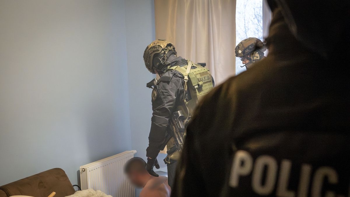 Zatrzymania do sprawy podpalenia hali w Gdańsku, fot. KWP Gdańsk - zdjęcie #43 - eOstroleka.pl