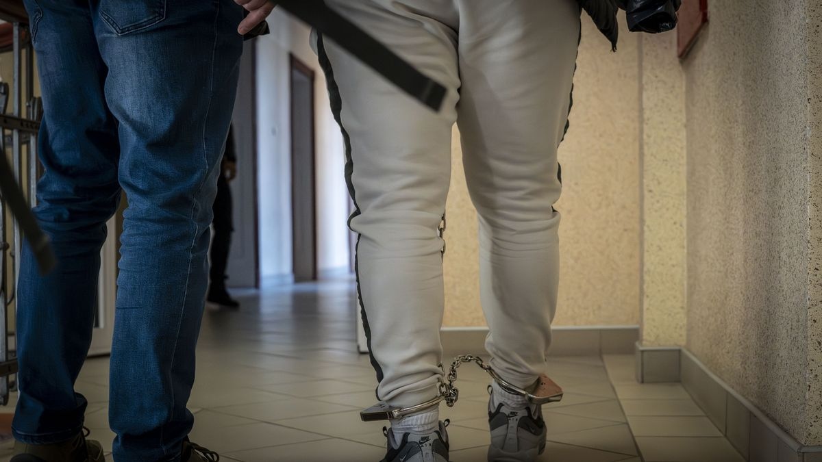 Zatrzymania do sprawy podpalenia hali w Gdańsku, fot. KWP Gdańsk - zdjęcie #27 - eOstroleka.pl