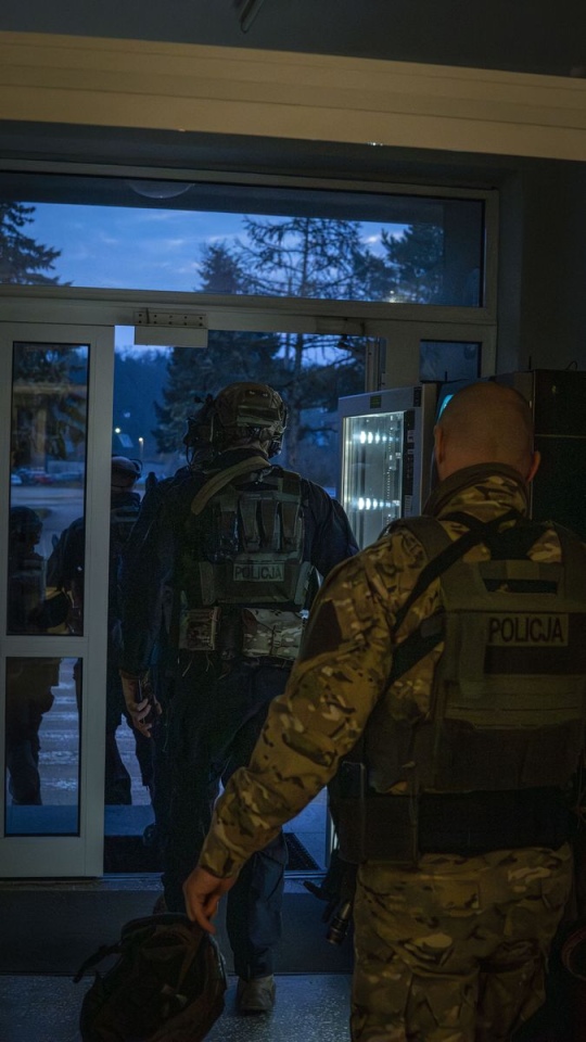 Zatrzymania do sprawy podpalenia hali w Gdańsku, fot. KWP Gdańsk - zdjęcie #22 - eOstroleka.pl