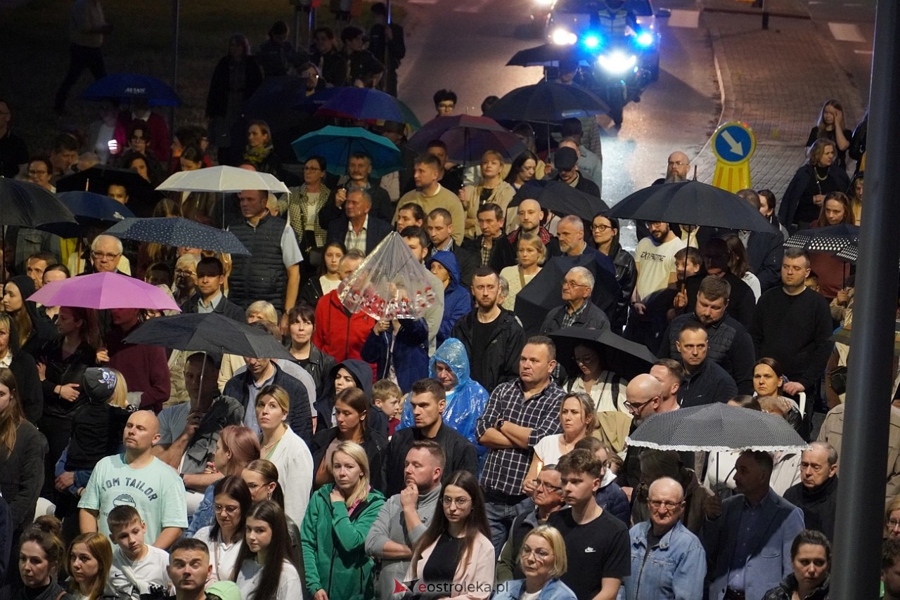 Droga krzyżowa w parafii św. Franciszka z Asyżu [18.04.2025] - zdjęcie #30 - eOstroleka.pl