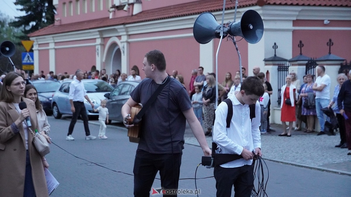 Droga Krzyżowa klasztor Ostrołęka [18.04.2025] - zdjęcie #47 - eOstroleka.pl