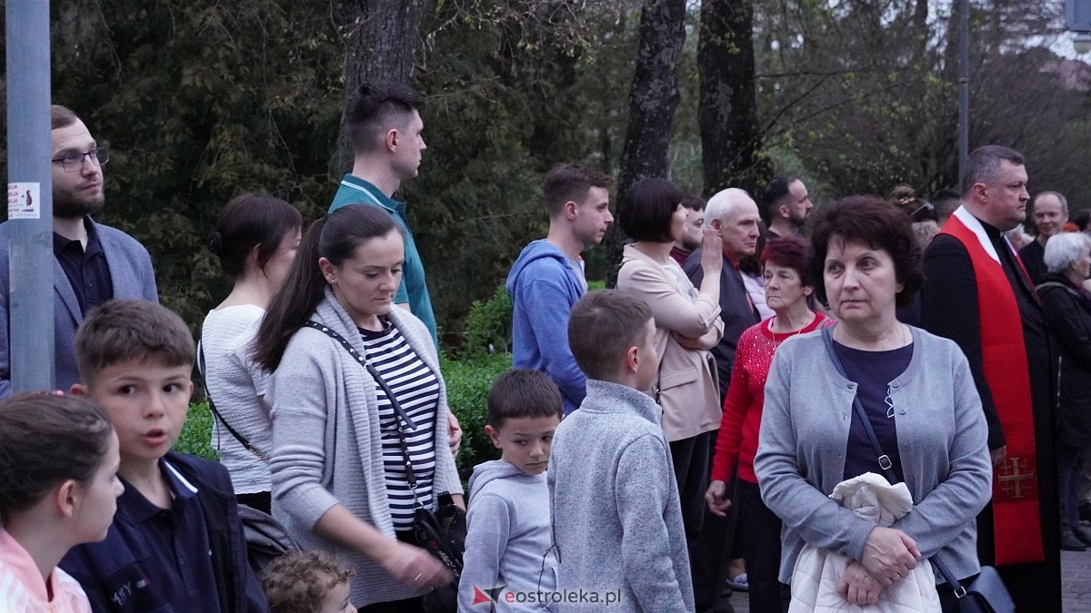 Droga Krzyżowa klasztor Ostrołęka [18.04.2025] - zdjęcie #44 - eOstroleka.pl