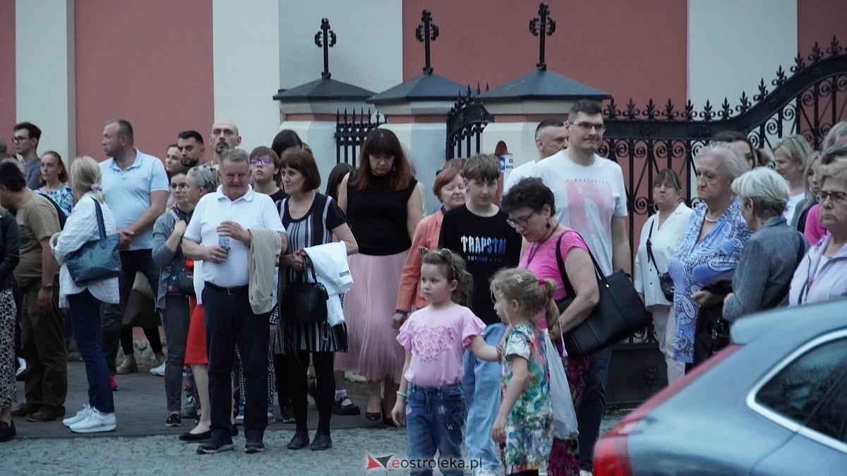 Droga Krzyżowa klasztor Ostrołęka [18.04.2025] - zdjęcie #43 - eOstroleka.pl