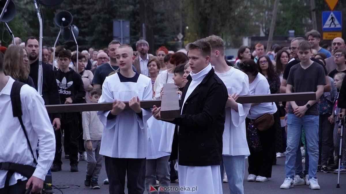 Droga Krzyżowa klasztor Ostrołęka [18.04.2025] - zdjęcie #39 - eOstroleka.pl