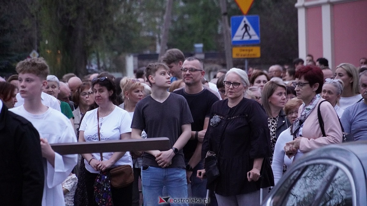 Droga Krzyżowa klasztor Ostrołęka [18.04.2025] - zdjęcie #38 - eOstroleka.pl