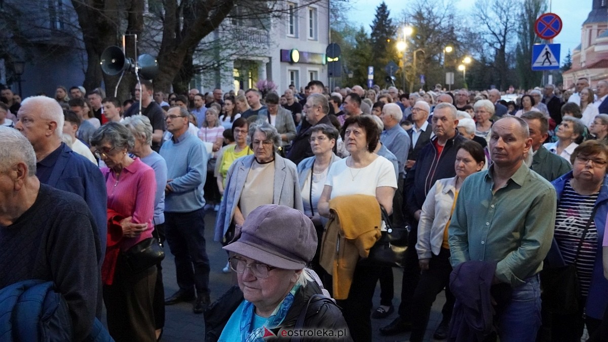 Droga Krzyżowa klasztor Ostrołęka [18.04.2025] - zdjęcie #28 - eOstroleka.pl