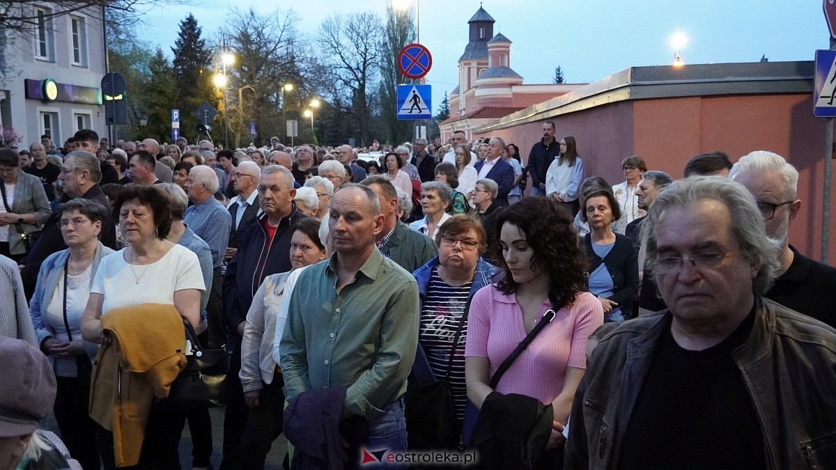 Droga Krzyżowa klasztor Ostrołęka [18.04.2025] - zdjęcie #27 - eOstroleka.pl