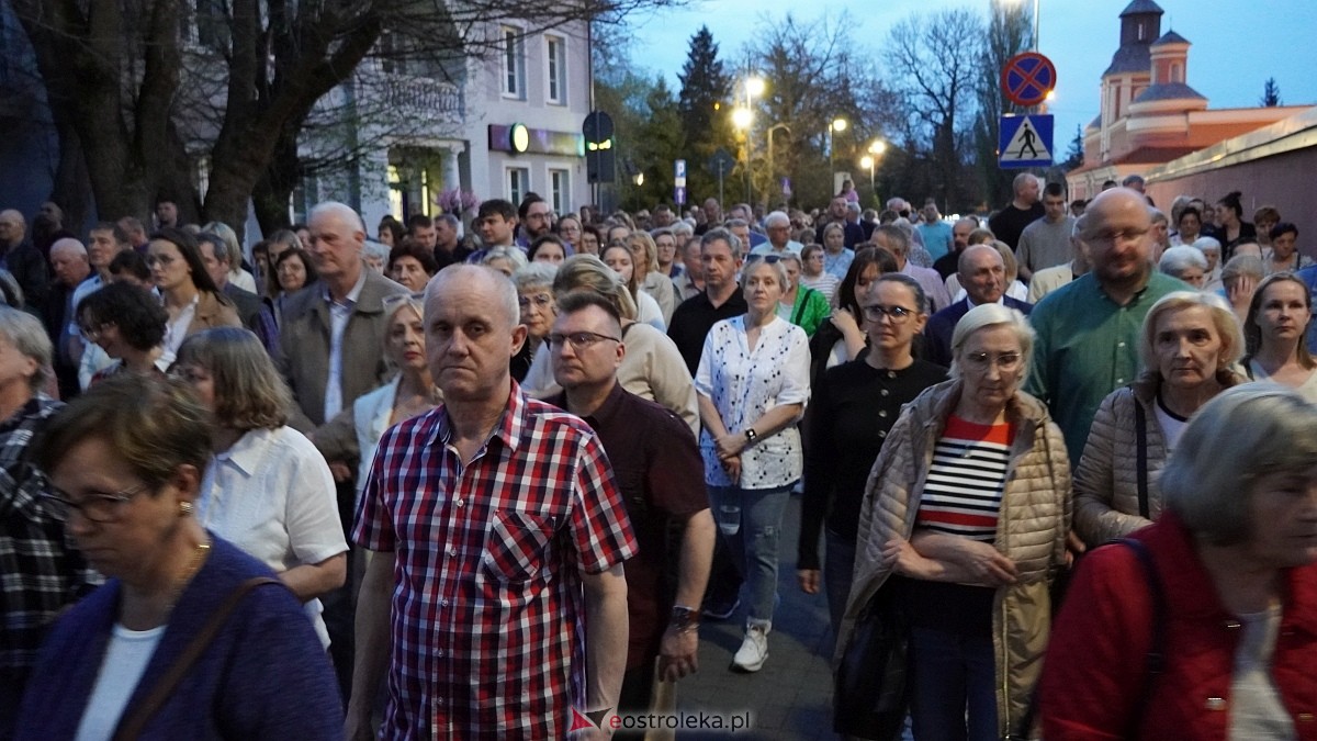 Droga Krzyżowa klasztor Ostrołęka [18.04.2025] - zdjęcie #21 - eOstroleka.pl