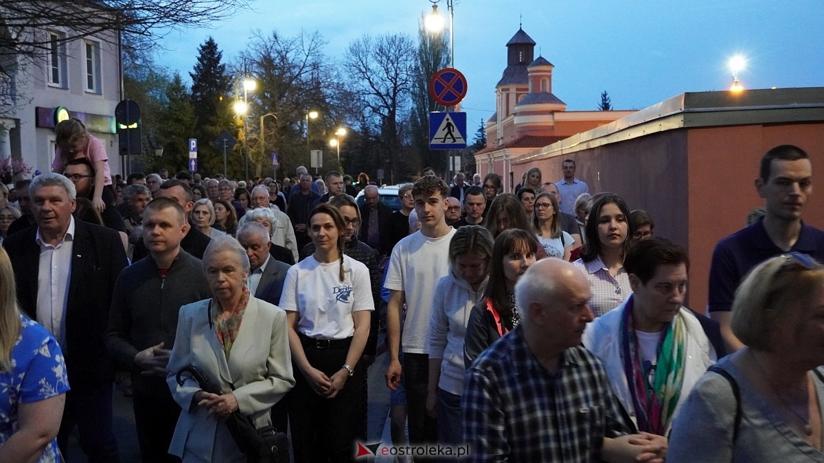 Droga Krzyżowa klasztor Ostrołęka [18.04.2025] - zdjęcie #13 - eOstroleka.pl