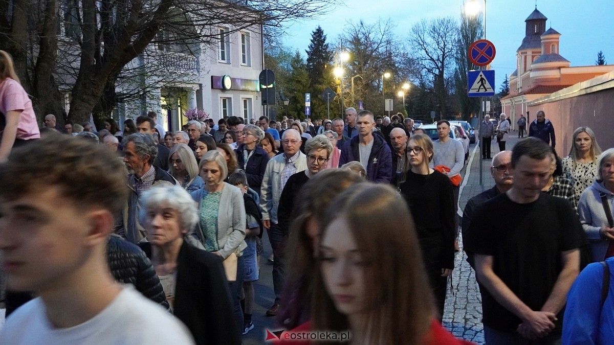 Droga Krzyżowa klasztor Ostrołęka [18.04.2025] - zdjęcie #10 - eOstroleka.pl