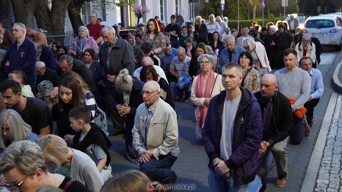 Droga Krzyżowa klasztor Ostrołęka [18.04.2025] - zdjęcie #8 - eOstroleka.pl