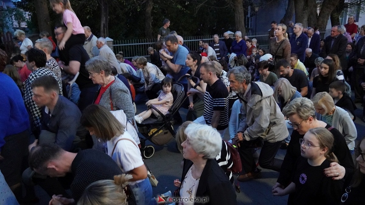 Droga Krzyżowa klasztor Ostrołęka [18.04.2025] - zdjęcie #7 - eOstroleka.pl
