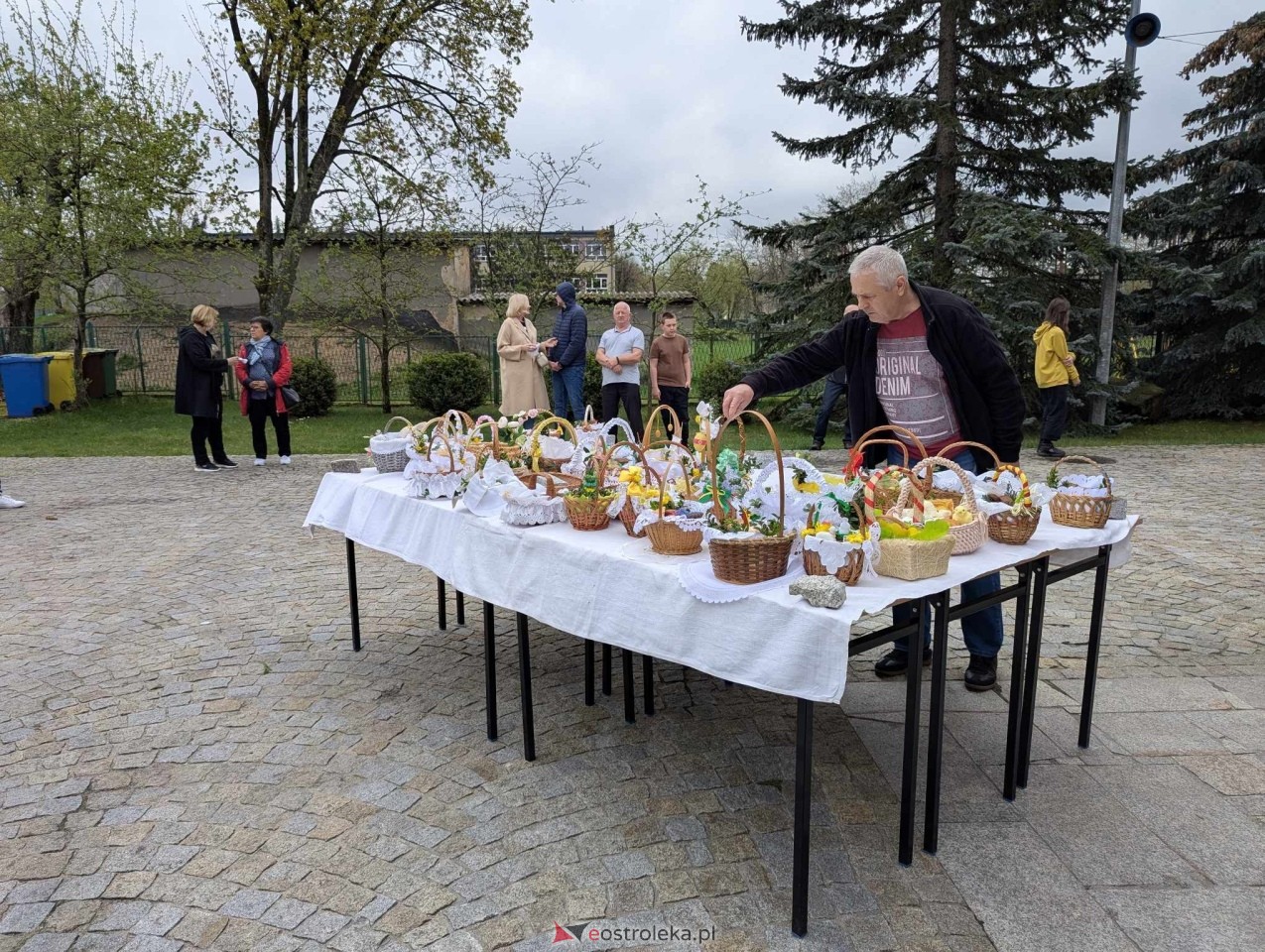 Święcenie Pokarmów w ostrołęckich parafiach [19.04.2025] - zdjęcie #152 - eOstroleka.pl