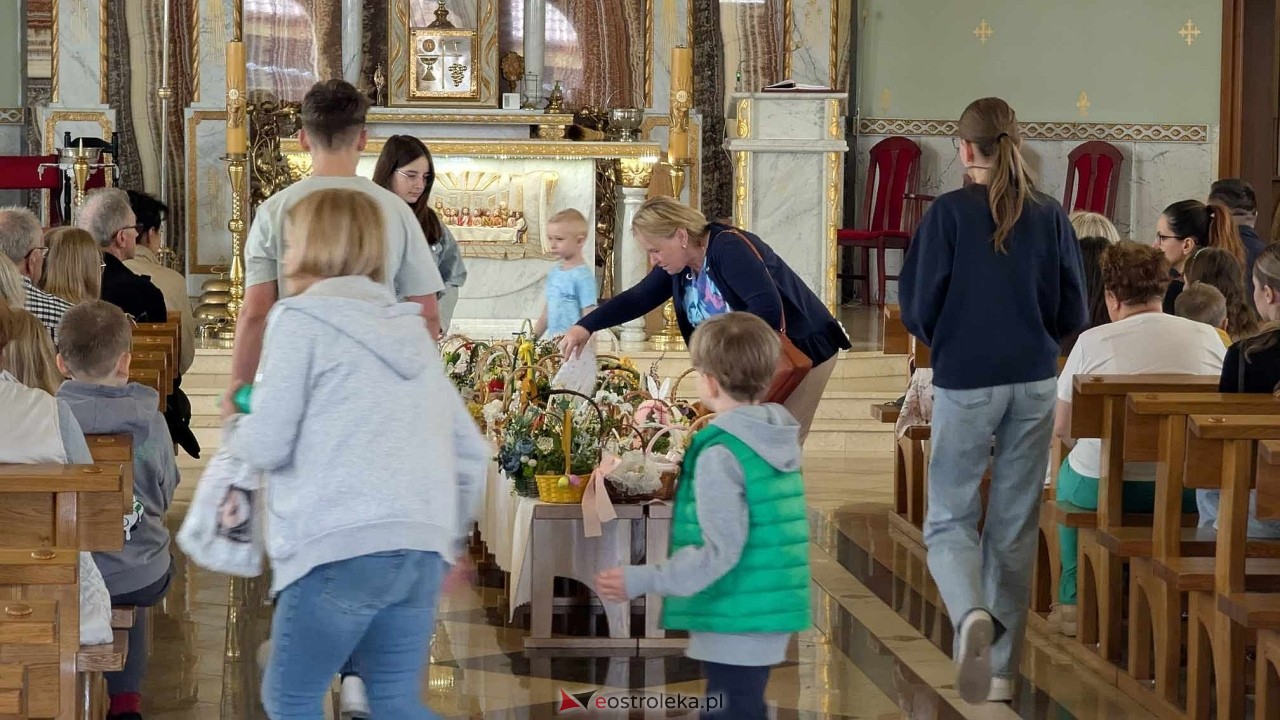 Święcenie Pokarmów w ostrołęckich parafiach [19.04.2025] - zdjęcie #179 - eOstroleka.pl
