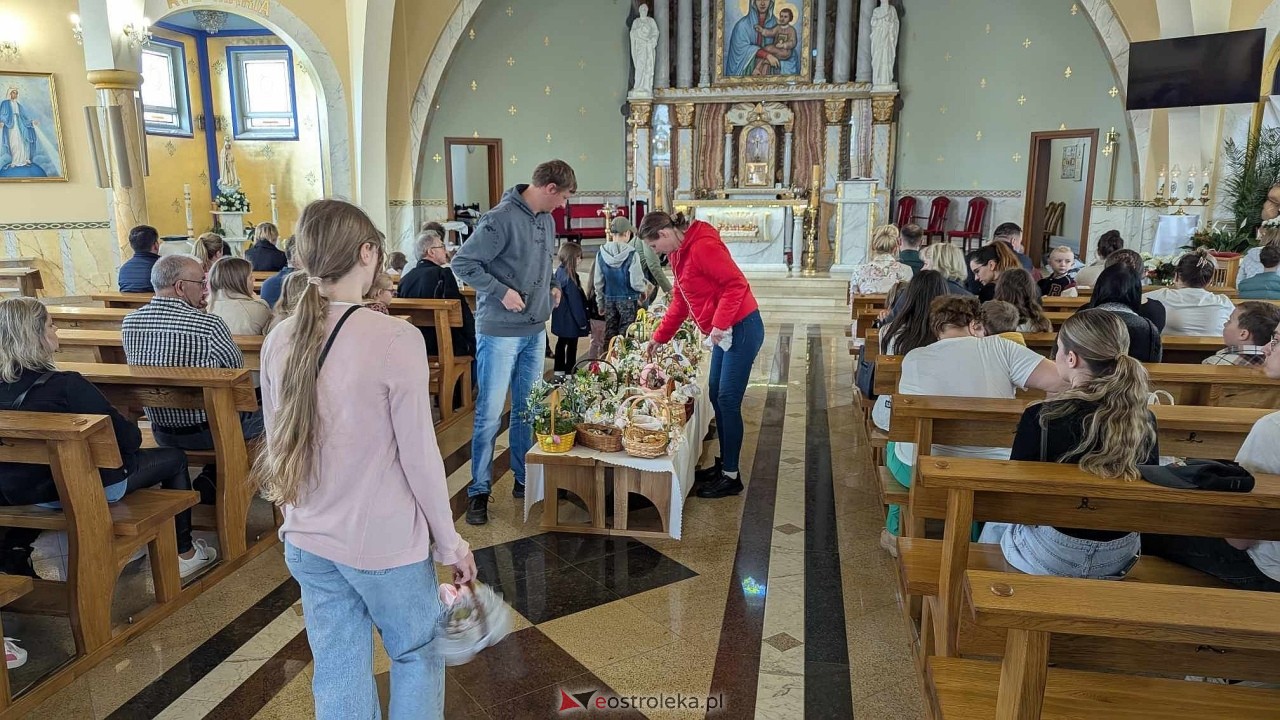 Święcenie Pokarmów w ostrołęckich parafiach [19.04.2025] - zdjęcie #175 - eOstroleka.pl