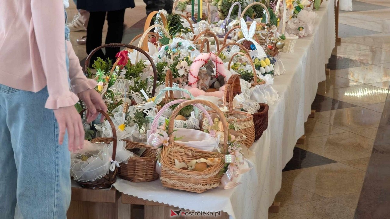 Święcenie Pokarmów w ostrołęckich parafiach [19.04.2025] - zdjęcie #172 - eOstroleka.pl