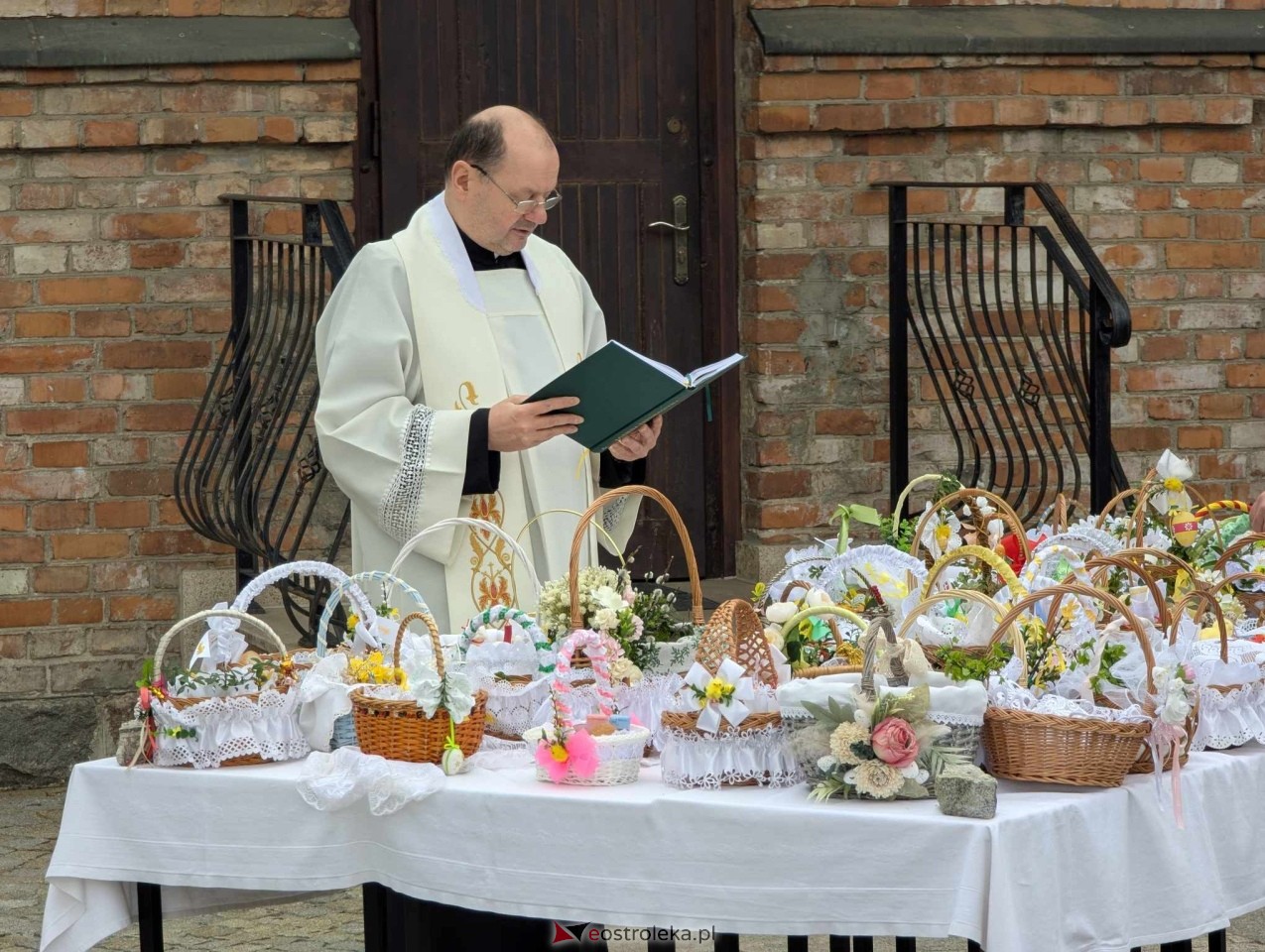 Święcenie Pokarmów w ostrołęckich parafiach [19.04.2025] - zdjęcie #142 - eOstroleka.pl