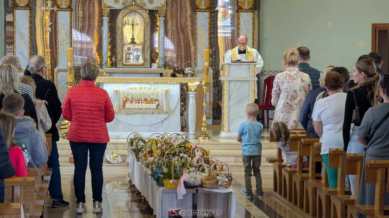 Święcenie Pokarmów w ostrołęckich parafiach [19.04.2025] - zdjęcie #170 - eOstroleka.pl