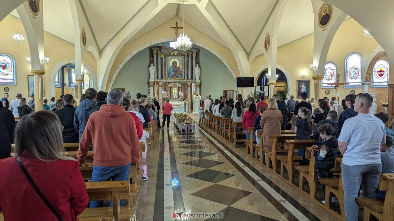 Święcenie Pokarmów w ostrołęckich parafiach [19.04.2025] - zdjęcie #161 - eOstroleka.pl