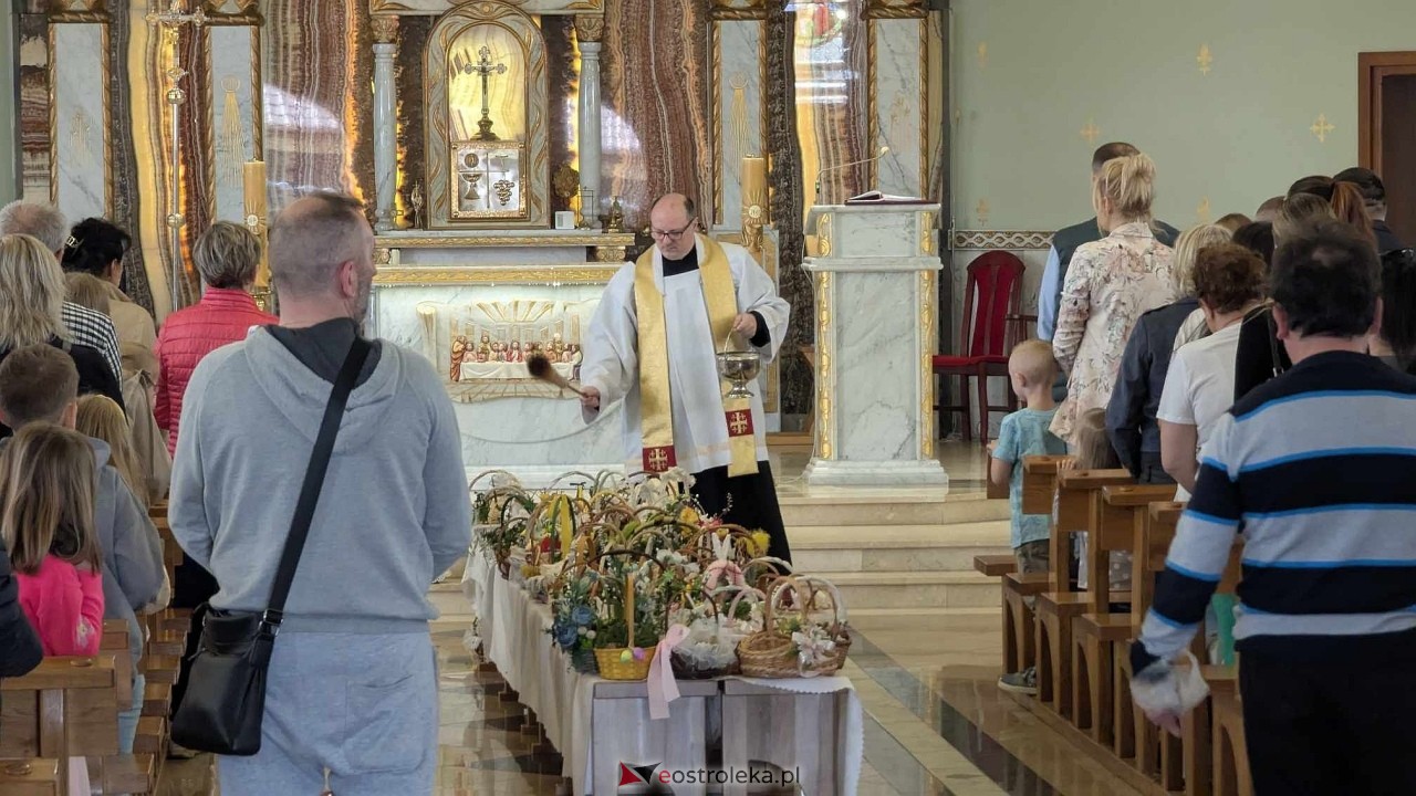 Święcenie Pokarmów w ostrołęckich parafiach [19.04.2025] - zdjęcie #160 - eOstroleka.pl