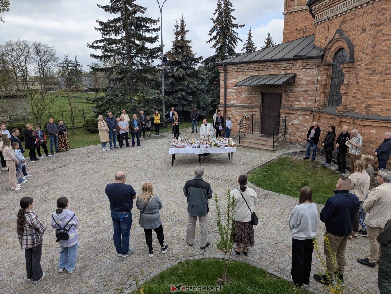Święcenie Pokarmów w ostrołęckich parafiach [19.04.2025] - zdjęcie #126 - eOstroleka.pl