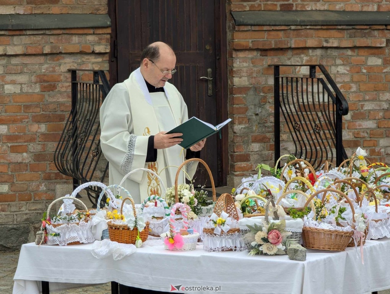 Święcenie Pokarmów w ostrołęckich parafiach [19.04.2025] - zdjęcie #125 - eOstroleka.pl