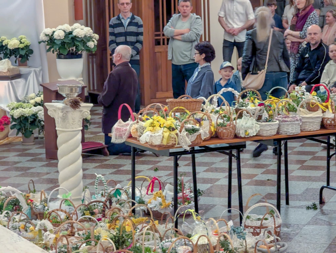 Święcenie Pokarmów w ostrołęckich parafiach [19.04.2025] - zdjęcie #5 - eOstroleka.pl