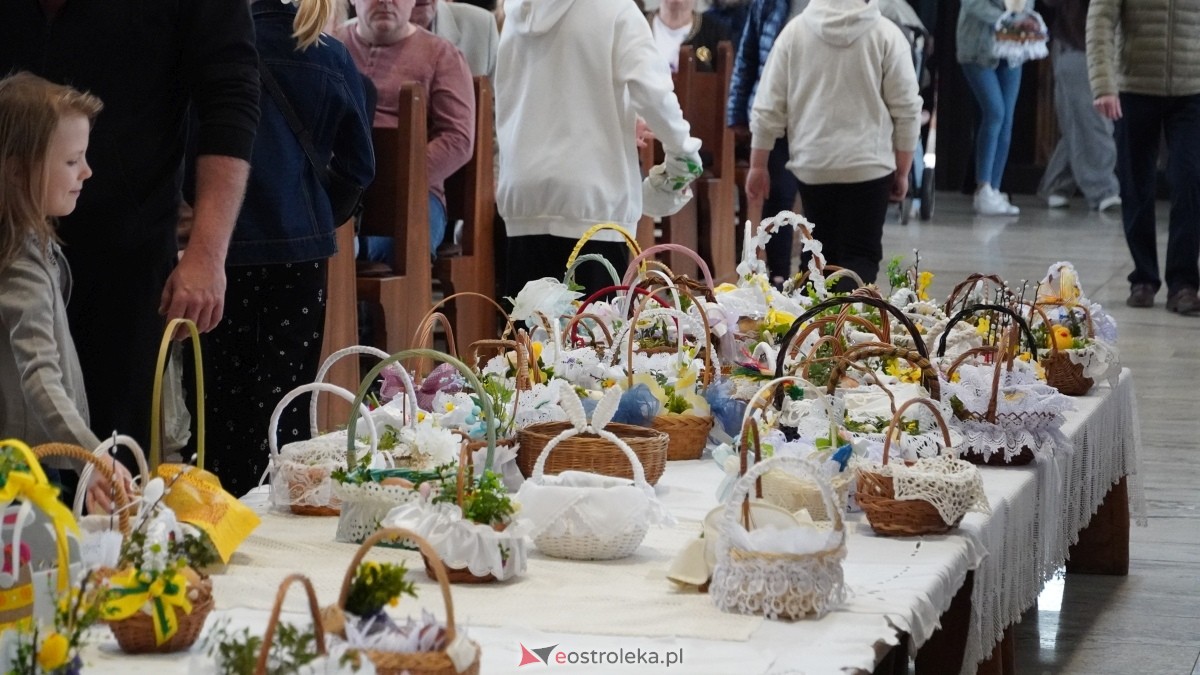 Święcenie Pokarmów w ostrołęckich parafiach [19.04.2025] - zdjęcie #115 - eOstroleka.pl