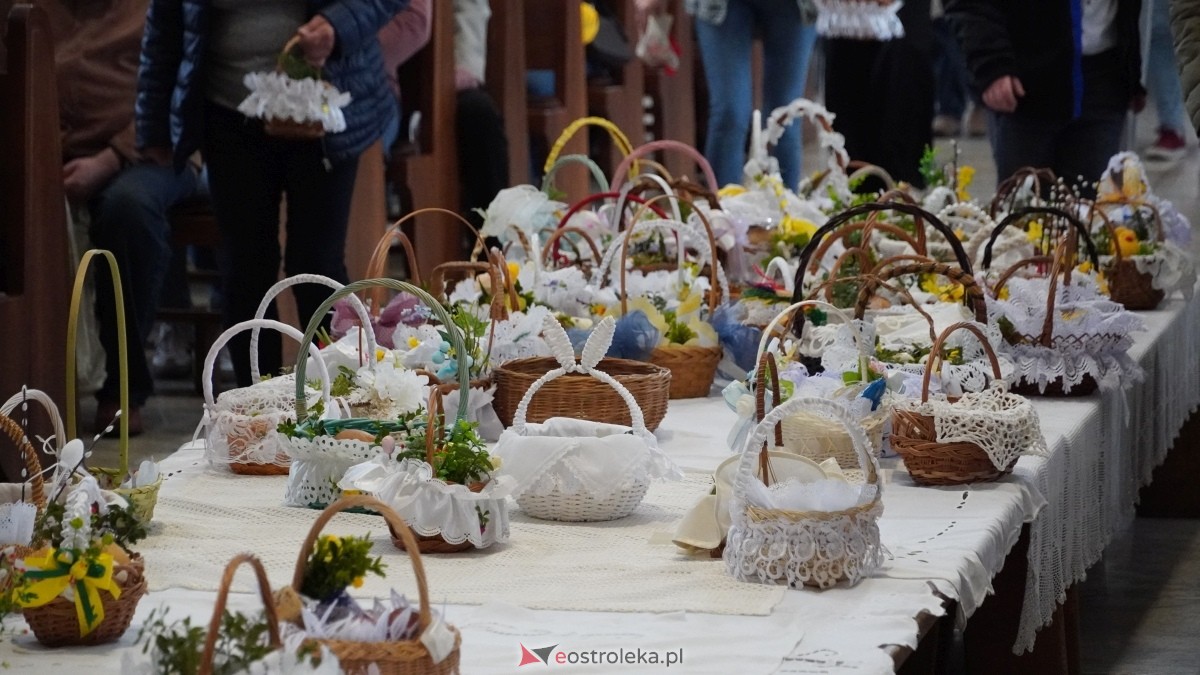 Święcenie Pokarmów w ostrołęckich parafiach [19.04.2025] - zdjęcie #112 - eOstroleka.pl