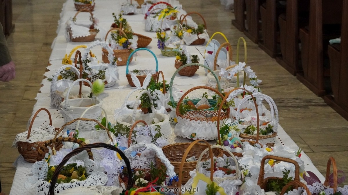 Święcenie Pokarmów w ostrołęckich parafiach [19.04.2025] - zdjęcie #109 - eOstroleka.pl
