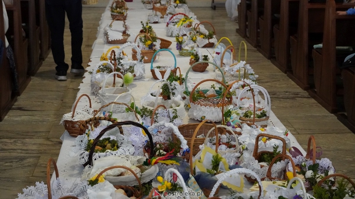 Święcenie Pokarmów w ostrołęckich parafiach [19.04.2025] - zdjęcie #107 - eOstroleka.pl