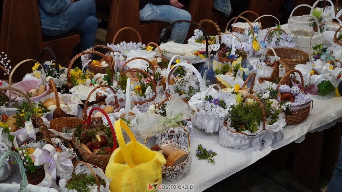 Święcenie Pokarmów w ostrołęckich parafiach [19.04.2025] - zdjęcie #104 - eOstroleka.pl