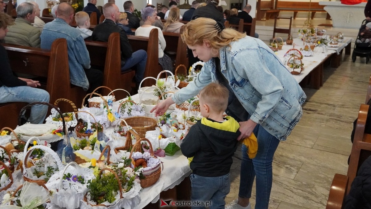 Święcenie Pokarmów w ostrołęckich parafiach [19.04.2025] - zdjęcie #103 - eOstroleka.pl