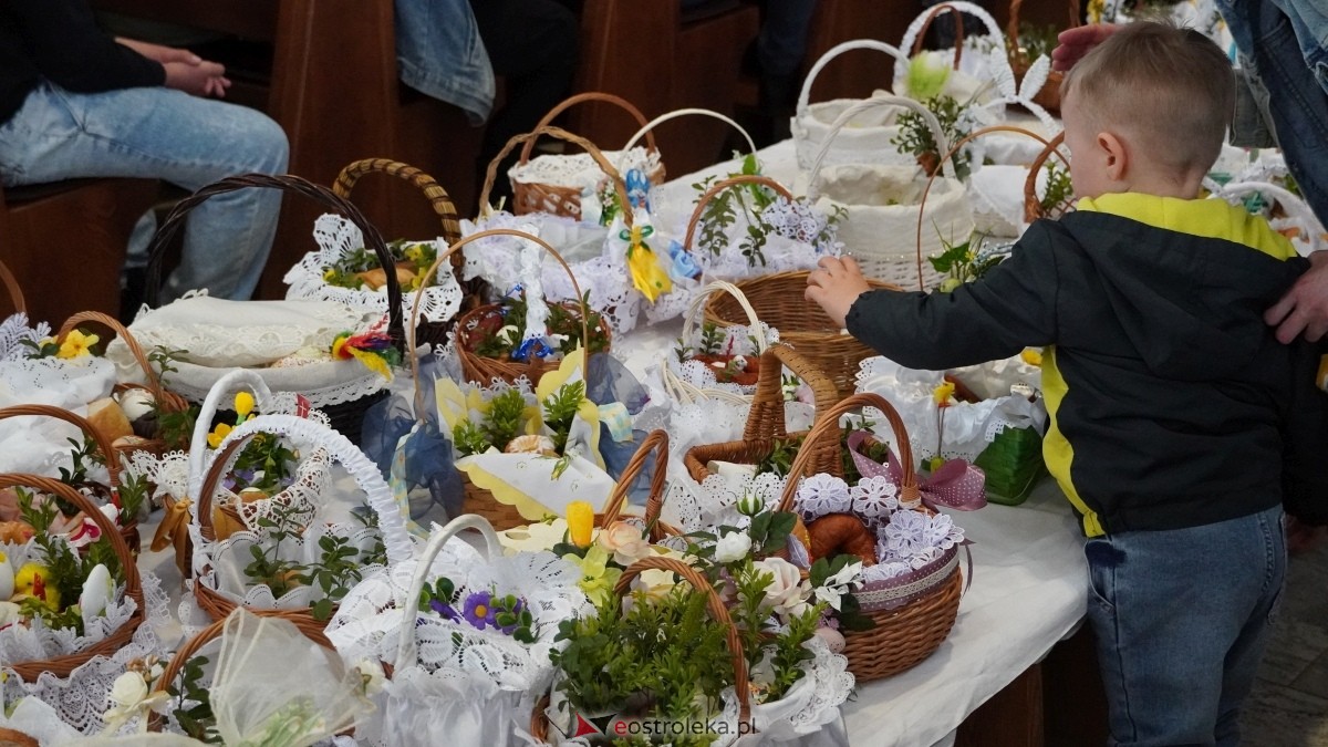 Święcenie Pokarmów w ostrołęckich parafiach [19.04.2025] - zdjęcie #102 - eOstroleka.pl
