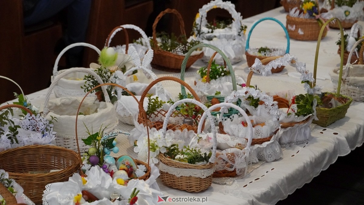 Święcenie Pokarmów w ostrołęckich parafiach [19.04.2025] - zdjęcie #101 - eOstroleka.pl