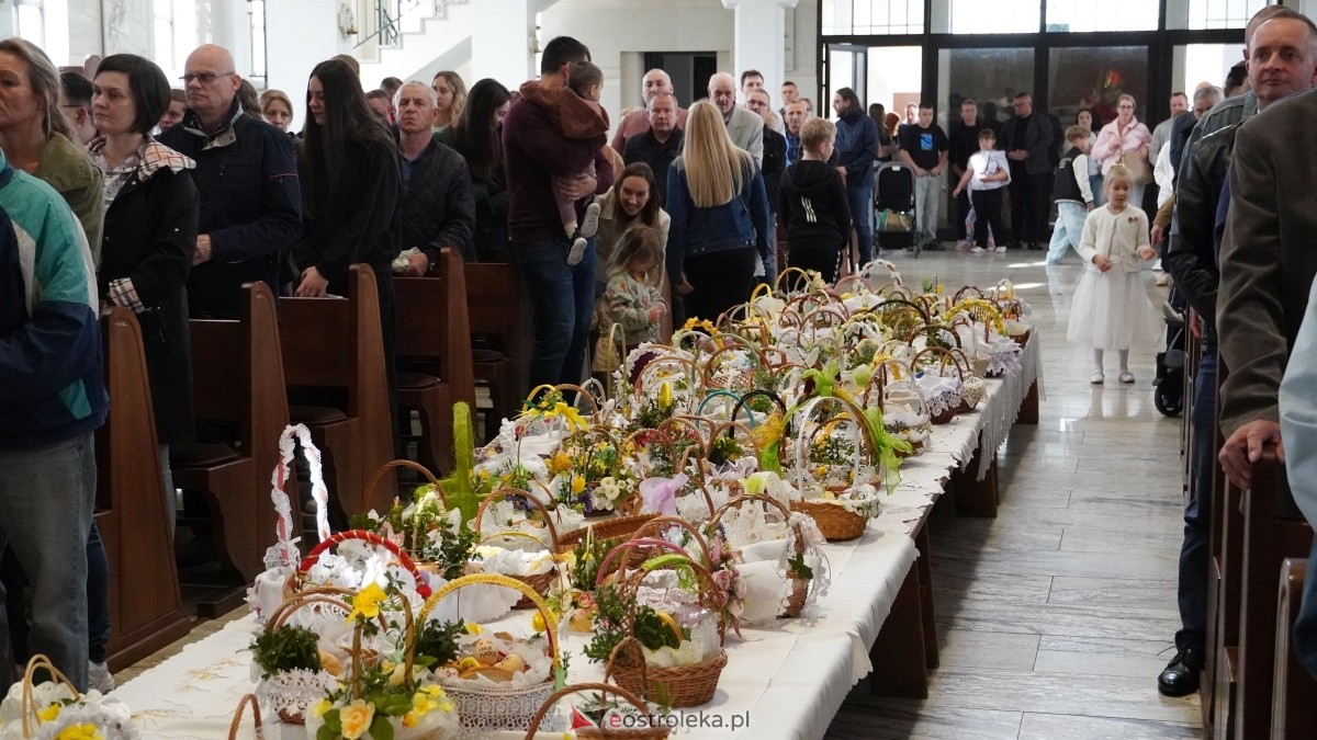 Święcenie Pokarmów w ostrołęckich parafiach [19.04.2025] - zdjęcie #94 - eOstroleka.pl