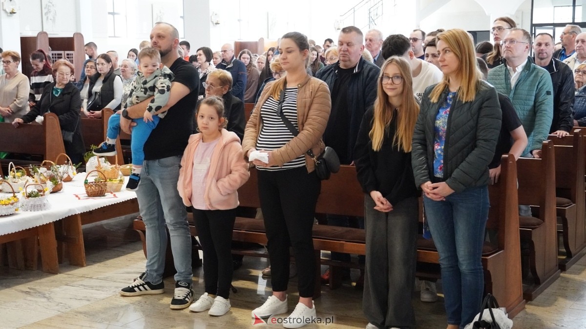 Święcenie Pokarmów w ostrołęckich parafiach [19.04.2025] - zdjęcie #88 - eOstroleka.pl