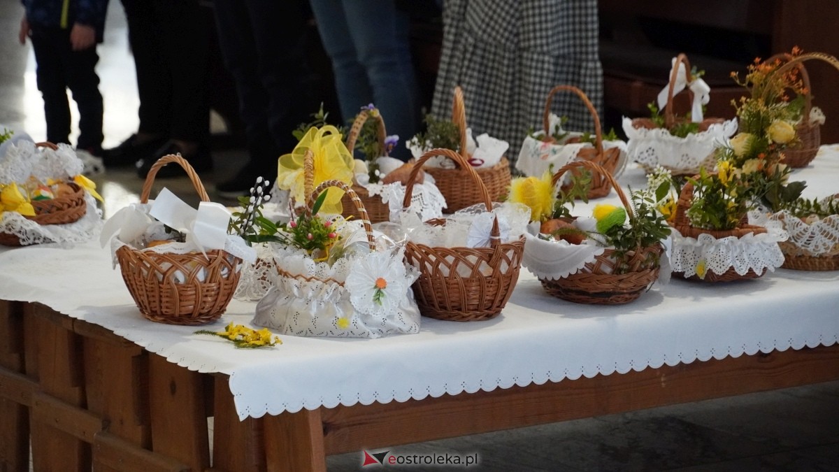 Święcenie Pokarmów w ostrołęckich parafiach [19.04.2025] - zdjęcie #86 - eOstroleka.pl